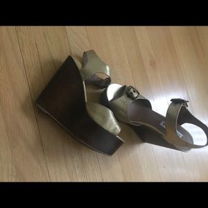 NWOT Steve Madden Sandals